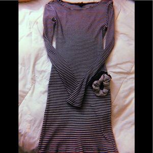 Forever 21 long sleeve dress stretch able